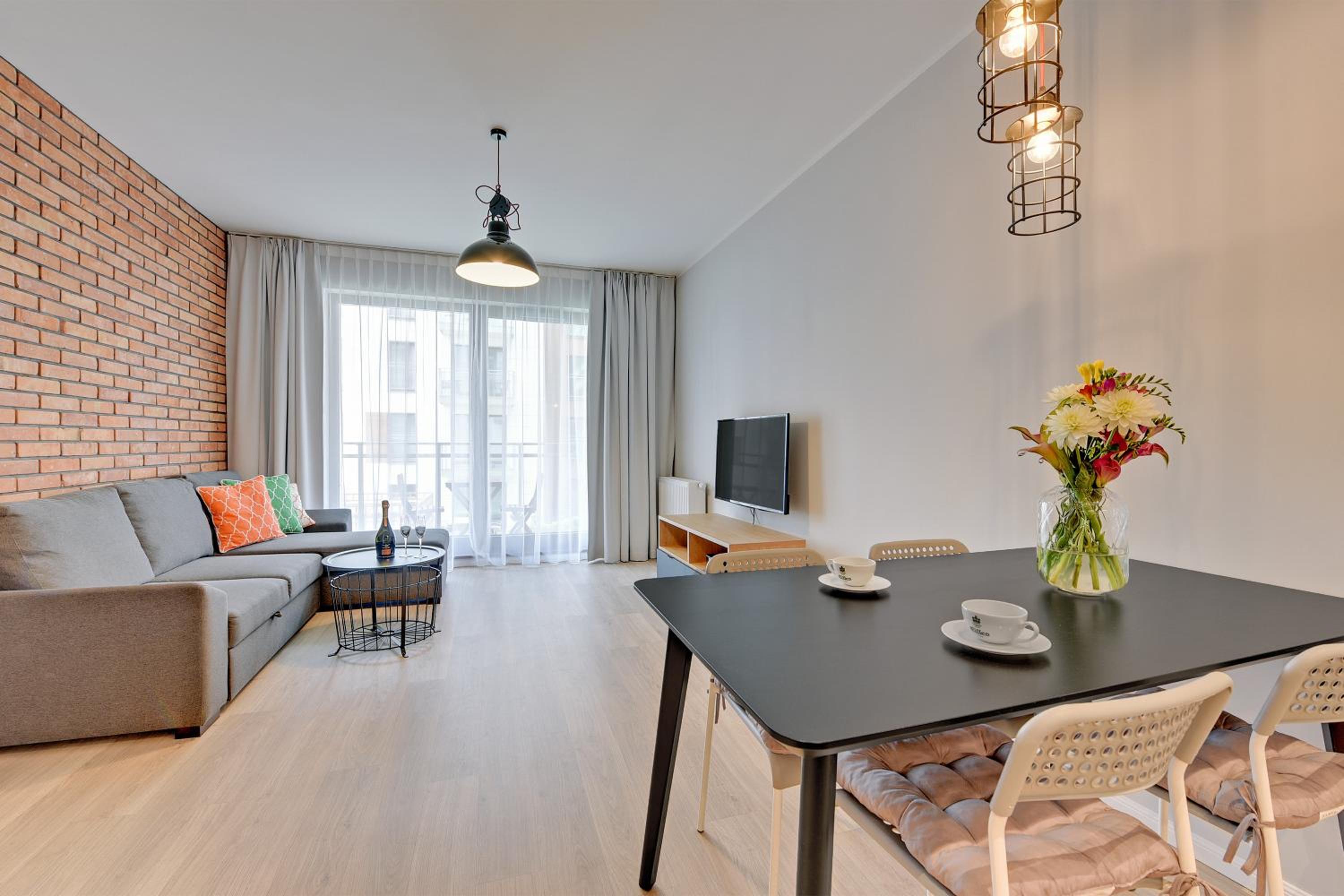 Deluxe Two-Bedroom Apartment with swimming pool access photo 1