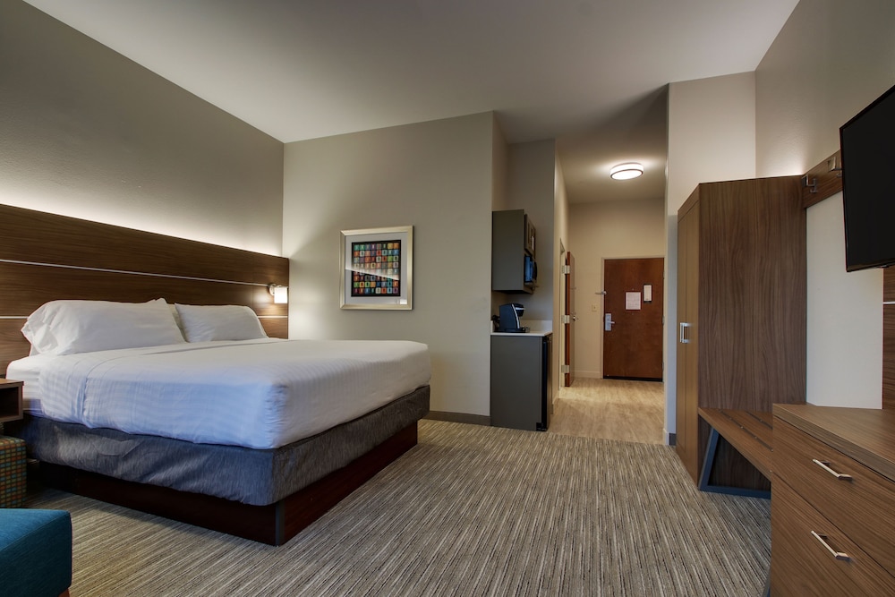 Suite, 1 King Bed, Accessible (Communication) photo 2
