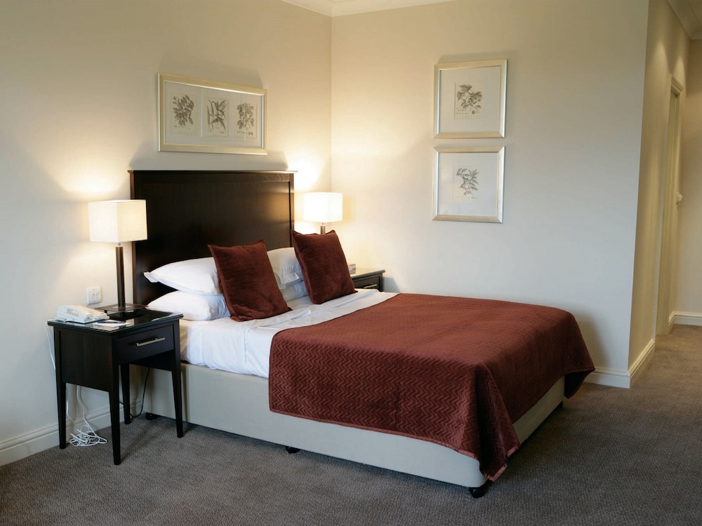 Standard Room, 1 King Bed (Standard Golf View) - Photo 1