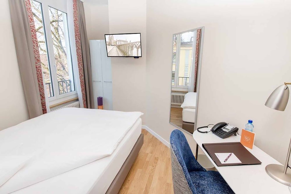Standard Single Room - Photo 2