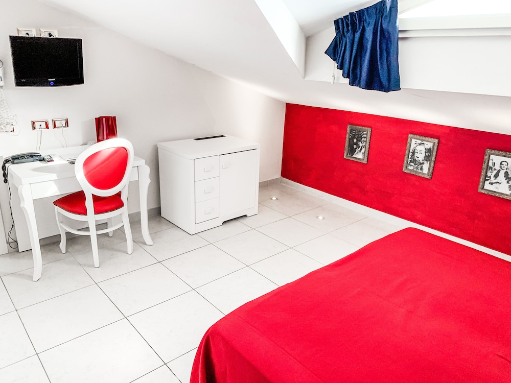 Basic Room, Tower photo 1
