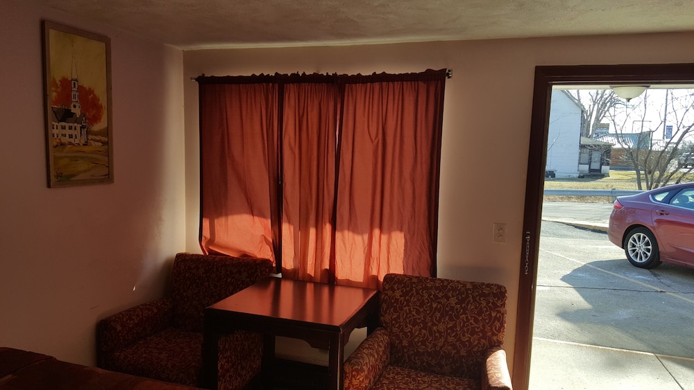 Standard Room, 2 Queen Beds, Non Smoking, Refrigerator & Microwave photo 2
