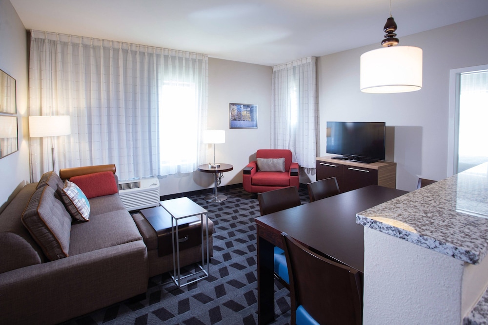 Suite, 2 Bedrooms (Mobility Accessible, Tub) photo 3