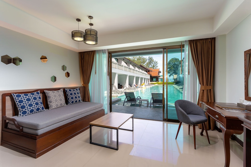 Deluxe Room, Pool Access - Photo 5