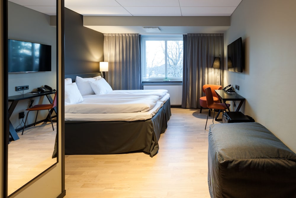 Room, Multiple Beds (Three Beds Separate Building) photo 1