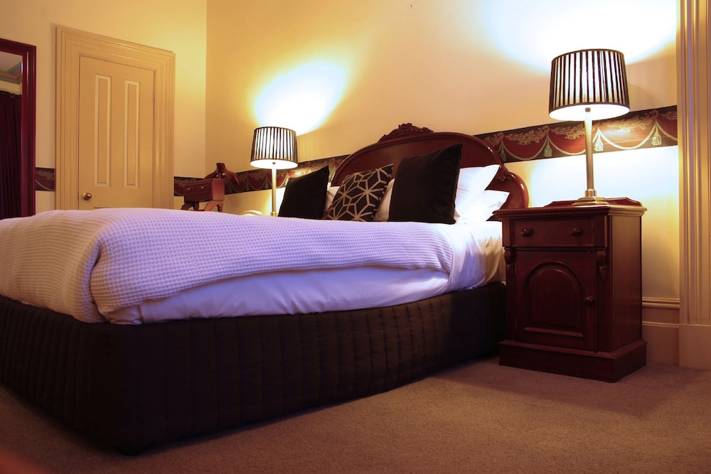 One Bedroom Suite - Photo 5