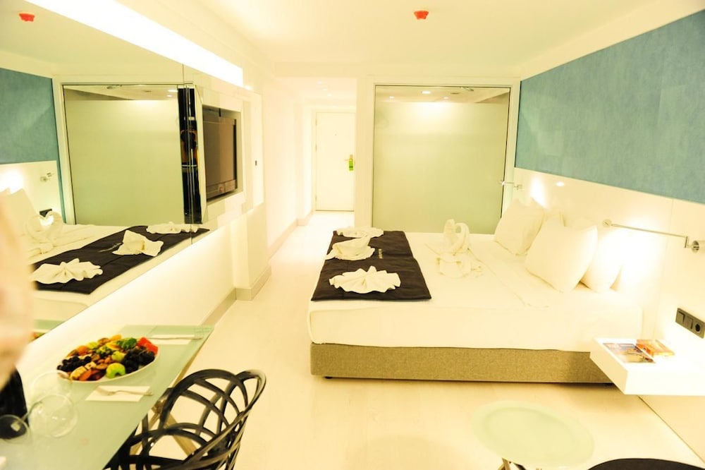 Standard Double or Twin Room, Sea View