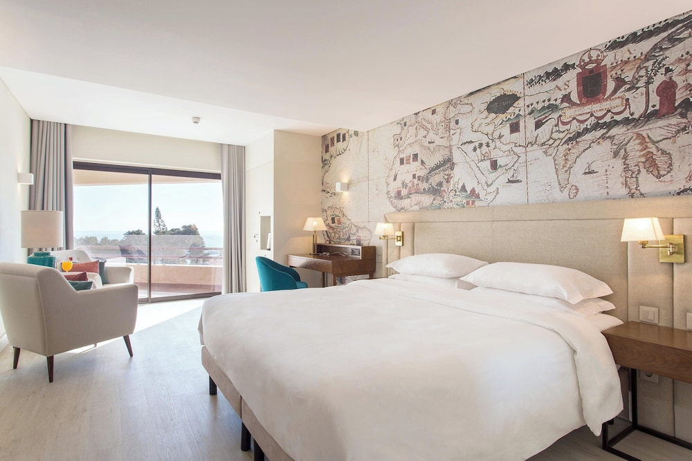 Deluxe Room, 1 Queen Bed, Pool View - Photo 9