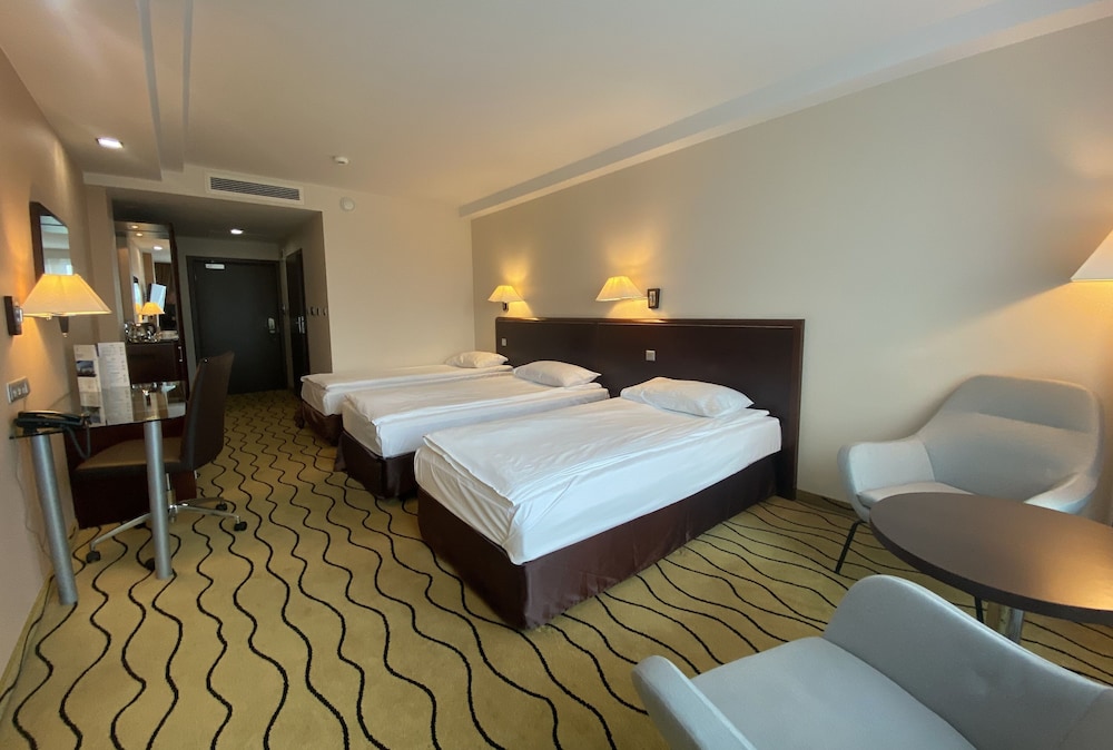 Comfort Triple Room