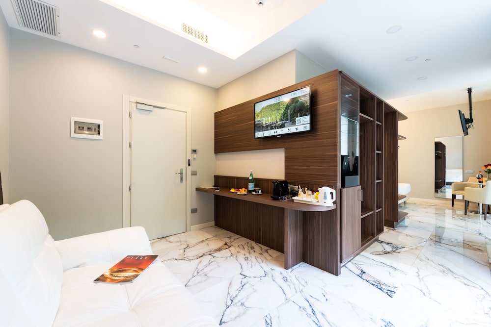 Classic Suite, 1 Bedroom, Garden View (Duomo) photo 3