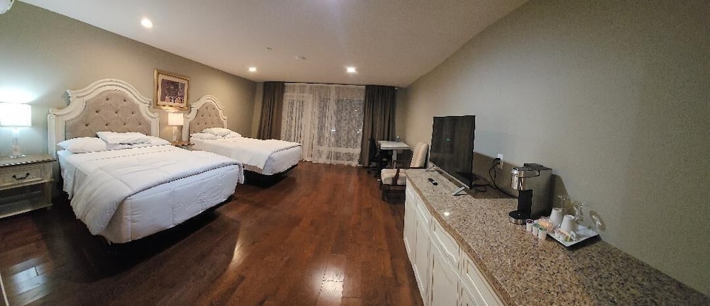 Grand room, 2 queen beds