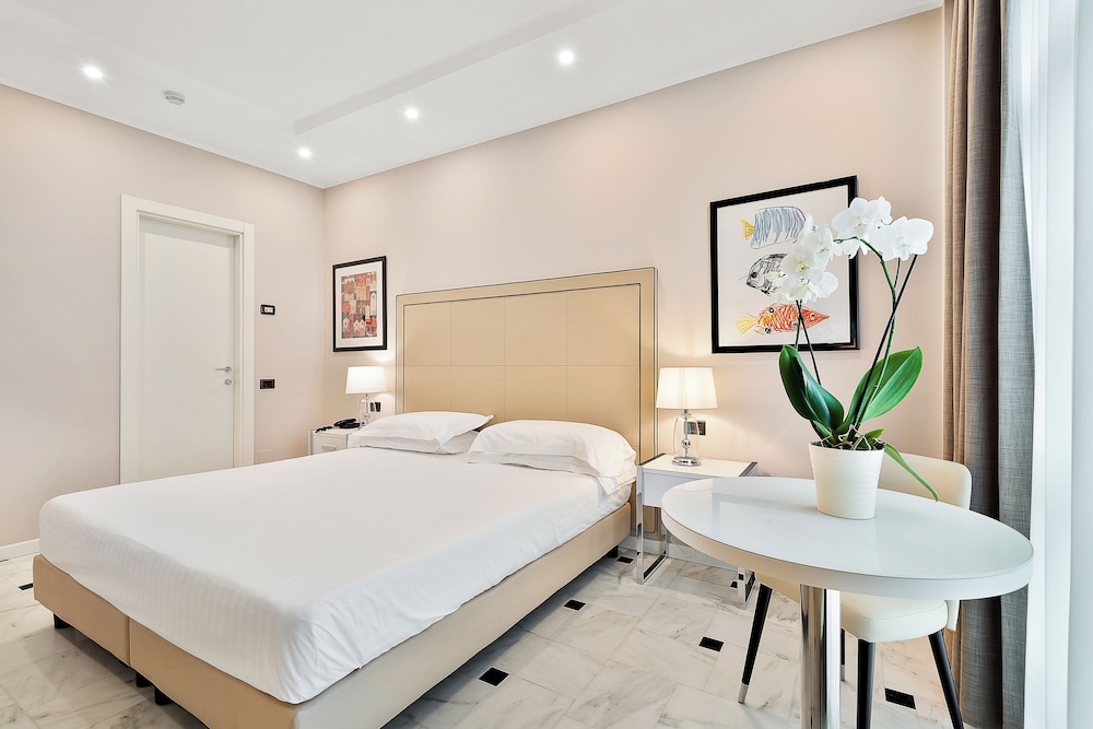 Standard Double Room - Photo 10