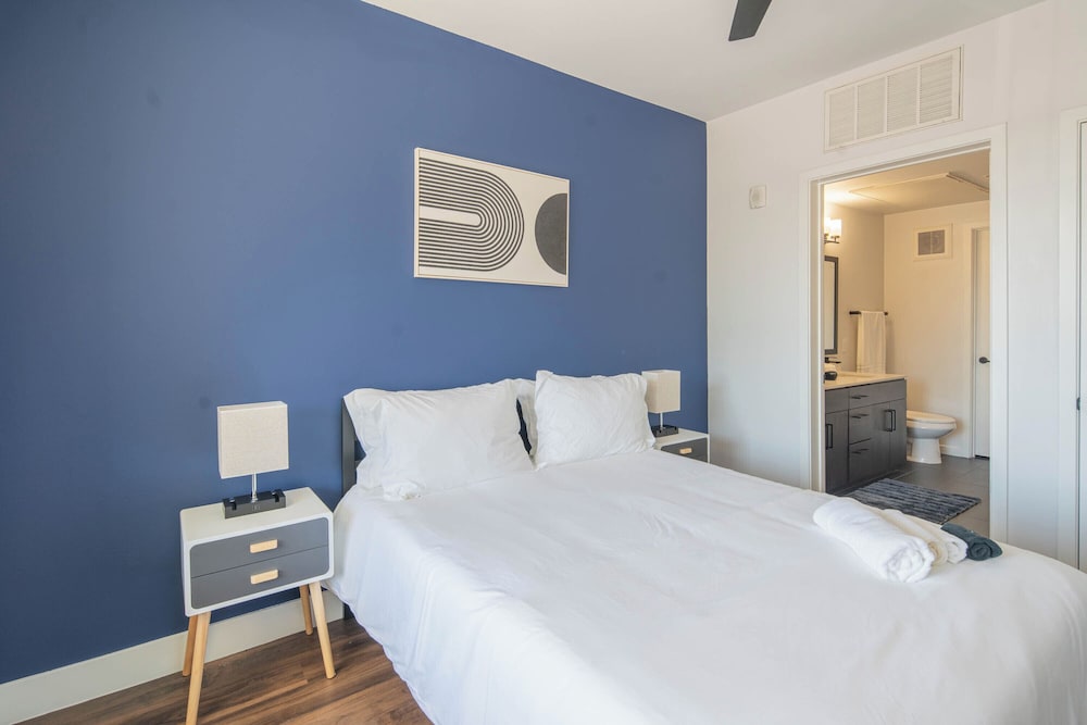 Luxury Apartment, 1 Queen Bed with Sofa bed, Non Smoking photo 3