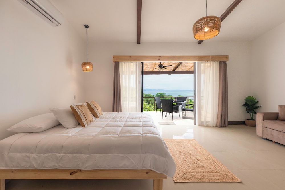 Deluxe Room, Balcony