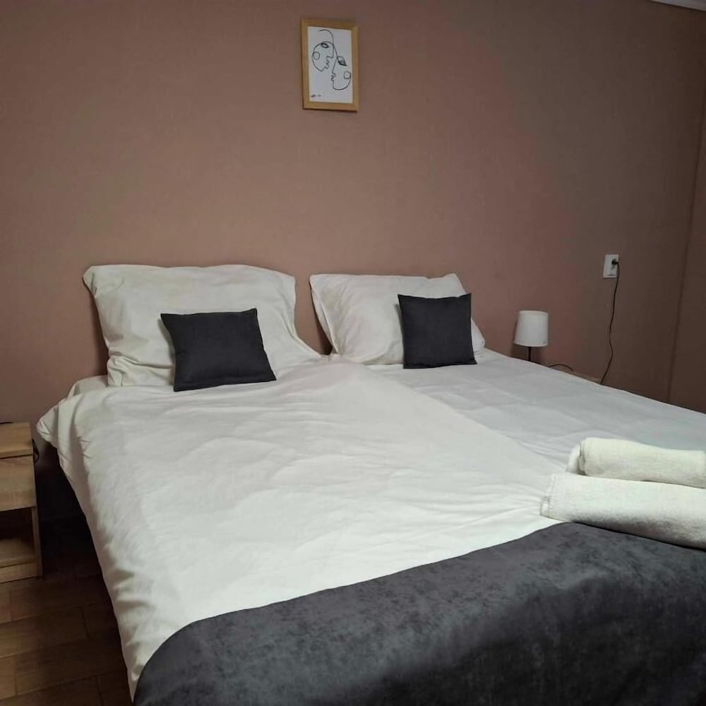 Standard Twin Room, Mobility Accessible photo 1
