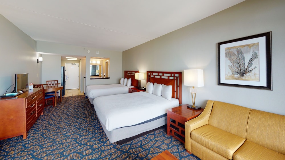 Deluxe Studio, 2 Queen Beds, Oceanfront - Photo 5