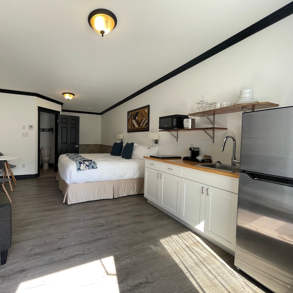 Studio Suite, 1 King Bed, Jetted Tub