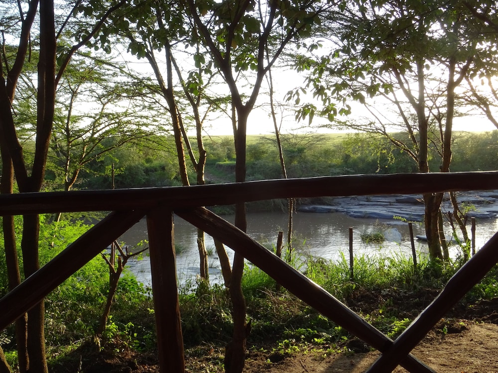 Basic Double Room, River View photo 2