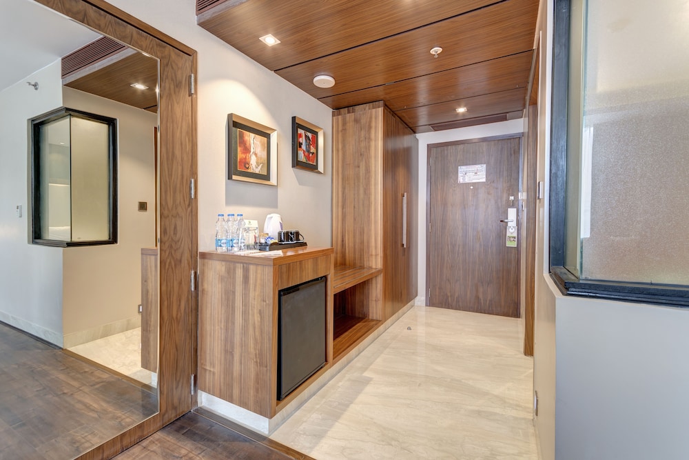 Suite, 1 King Bed