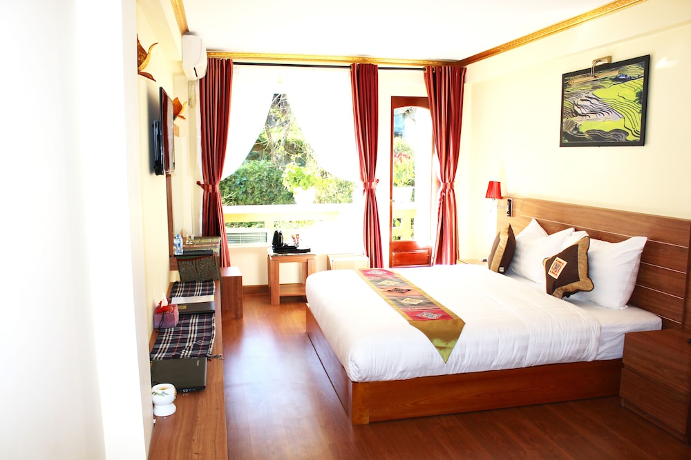 Deluxe Double Room, City View photo 2