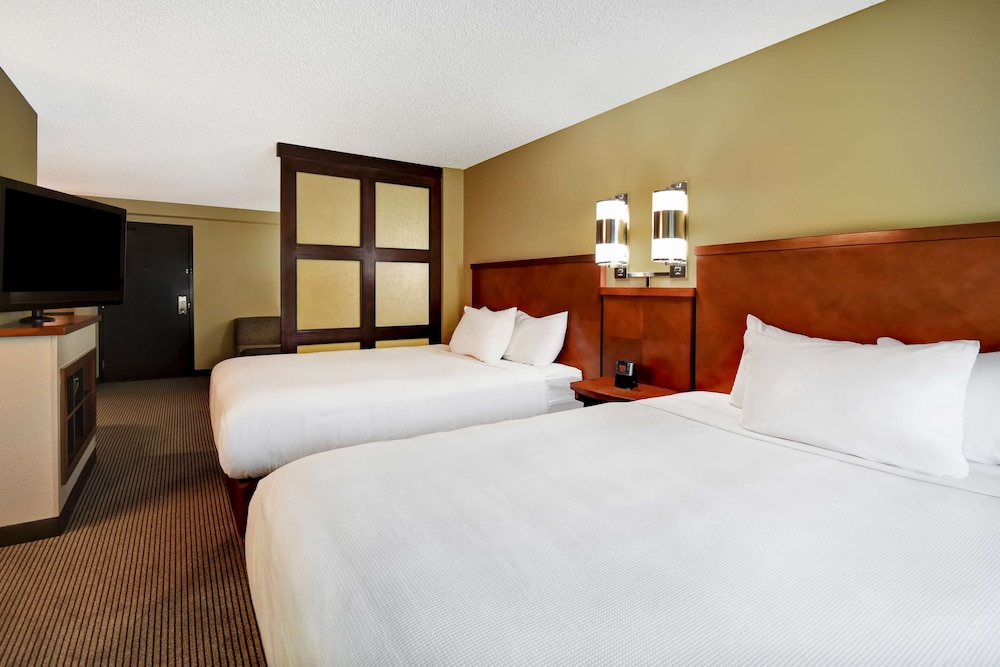 Room, 2 Queen Beds (High Floor) photo 3