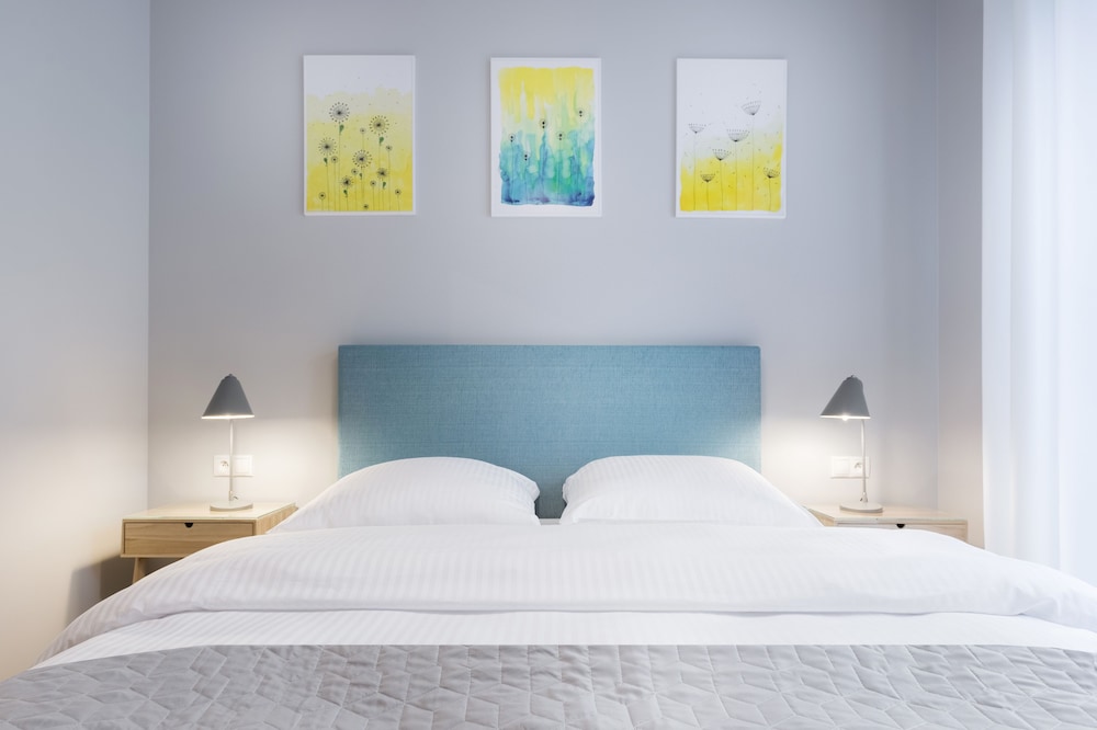 Deluxe Apartment, 1 Queen Bed with Sofa bed, Non Smoking, Balcony (3rd floor, Dominikanska Street) photo 2