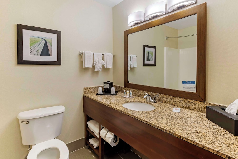 Suite, 2 Queen Beds, Non Smoking - Photo 3