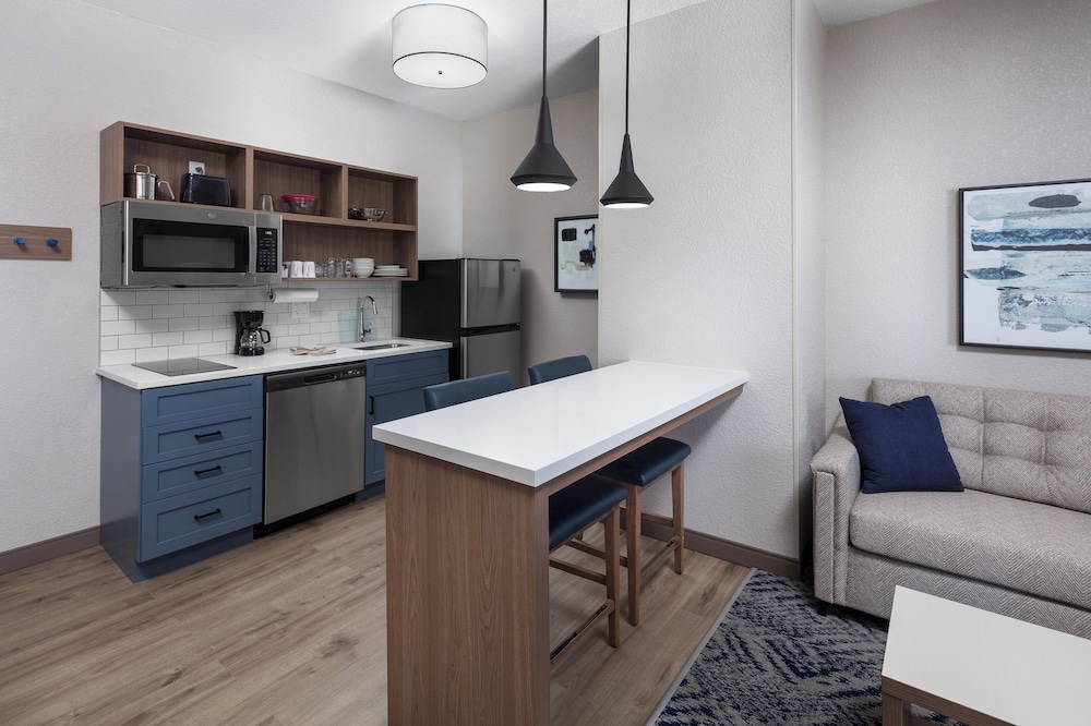 Suite, 1 Bedroom (Low Floor) photo 1
