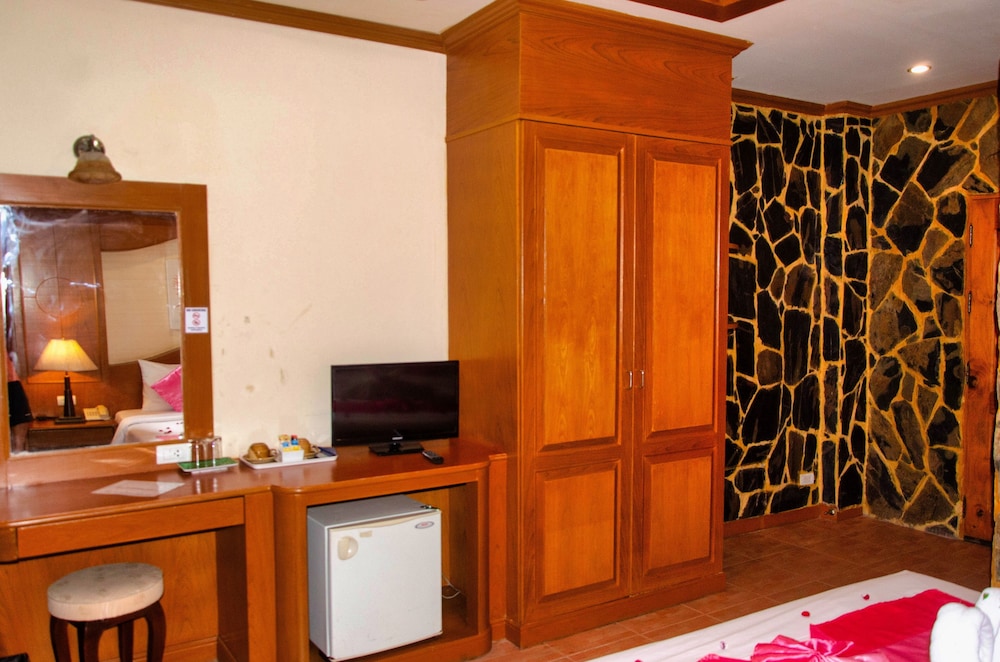 Deluxe Double Room - Photo 8