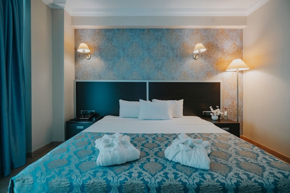 Royal Suite, 1 King Bed With Sofa Bed, Terrace, Sea View photo 3