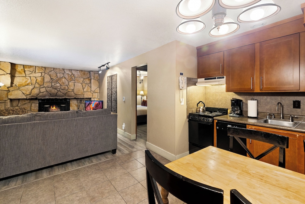 Suite (Queen Loft Suite/Double) photo 3