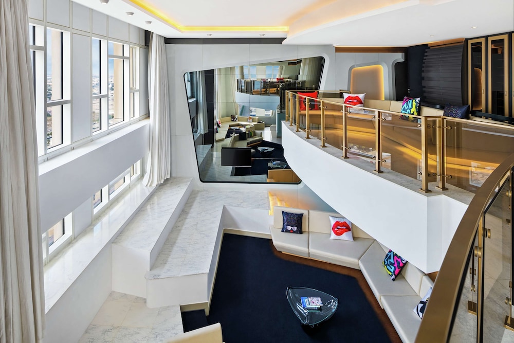 Sky Villa, 2 Bedrooms (1 King & 1 Round Bed) thumbnail 6