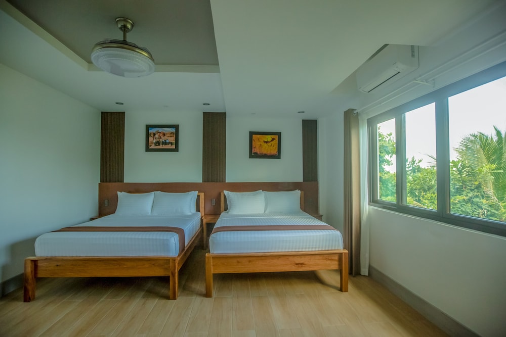 Deluxe Room - Photo 4