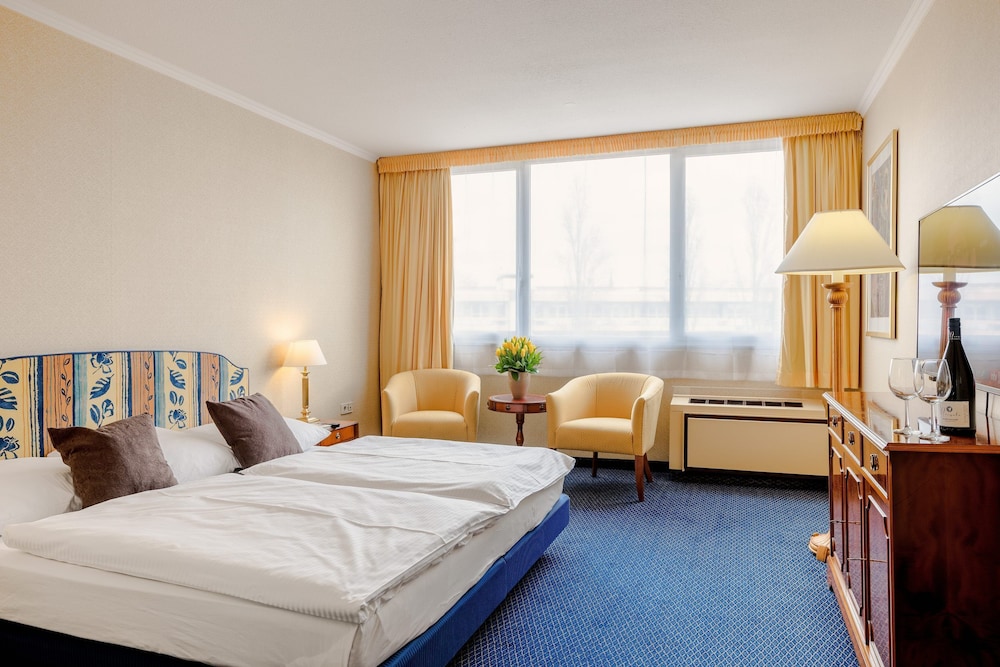 Business Suite photo 3