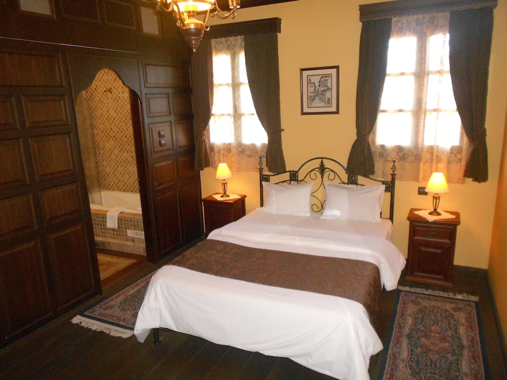 Deluxe Double Room - Photo 1