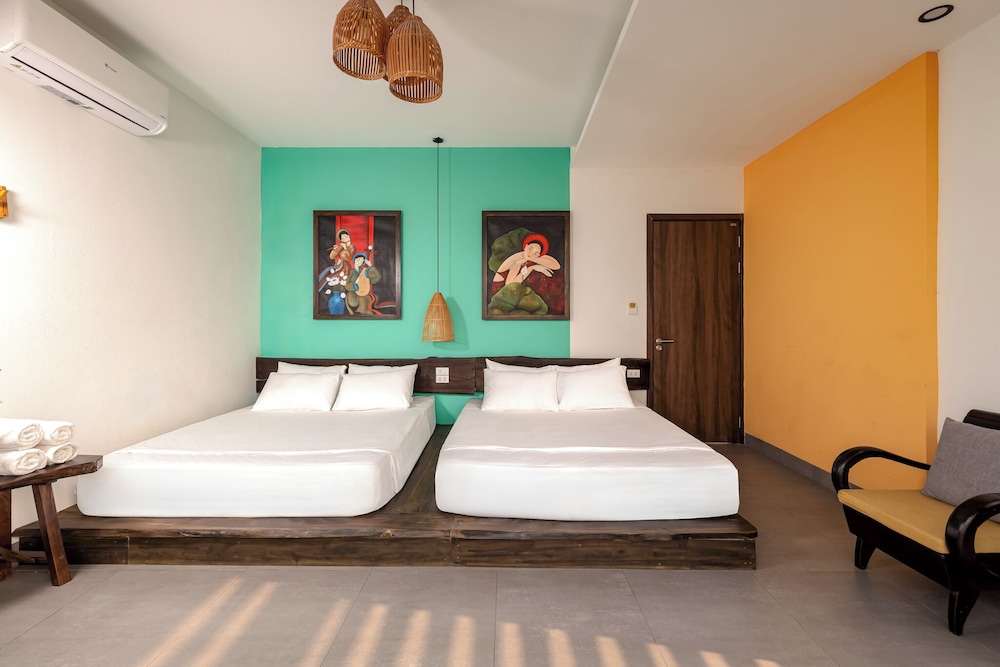 Deluxe Quadruple Room, Balcony, River View photo 2
