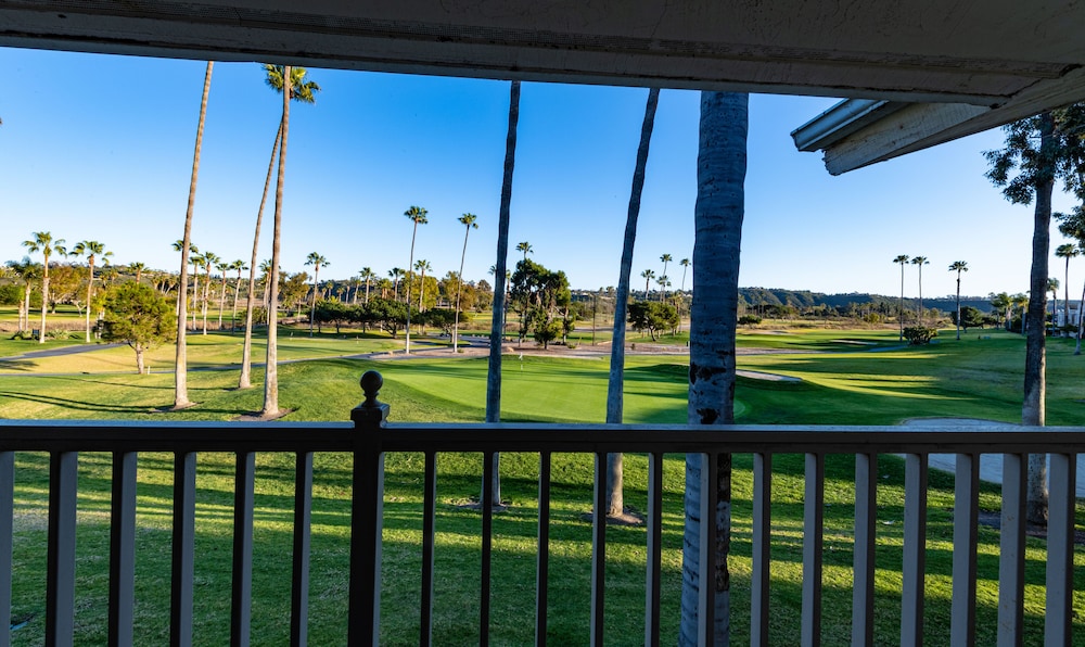 Executive Room, 2 Queen Beds, Golf View - Photo 8