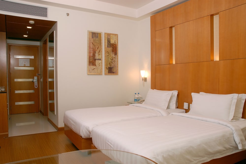 Twin Beds Deluxe Room (NON SMOKING) - Photo 5