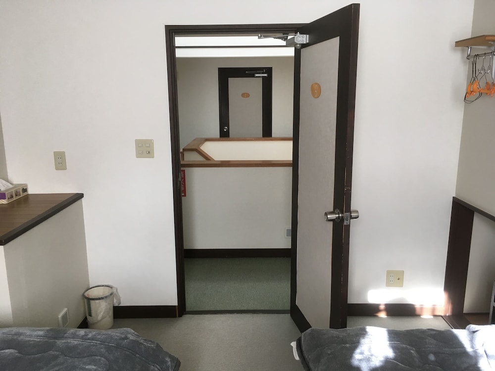 Basic Twin Room (2 People) photo 2