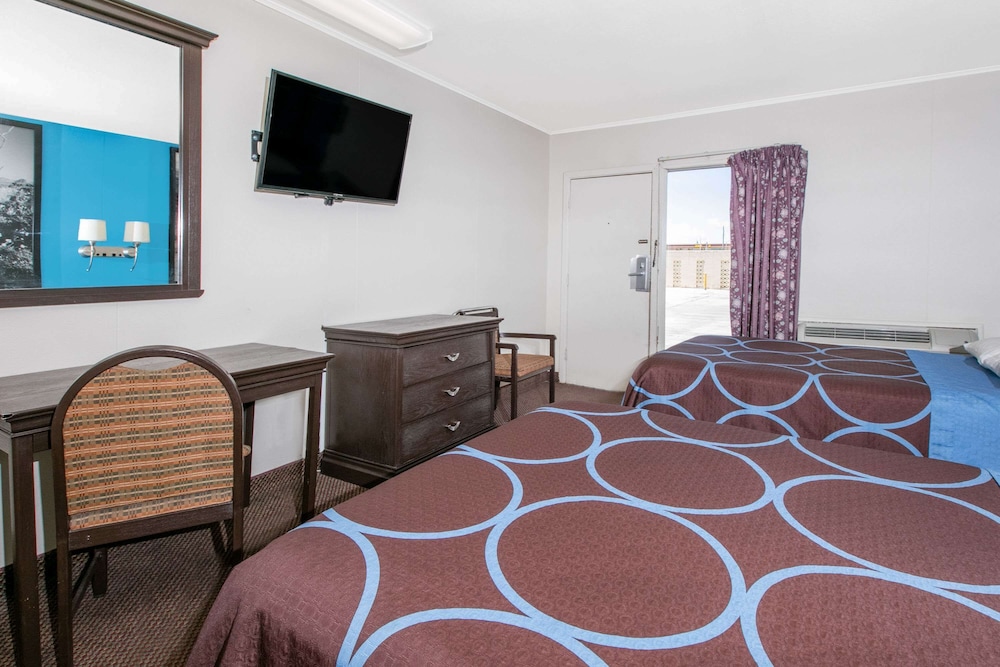 Studio Suite, 1 King Bed, Non Smoking photo 3