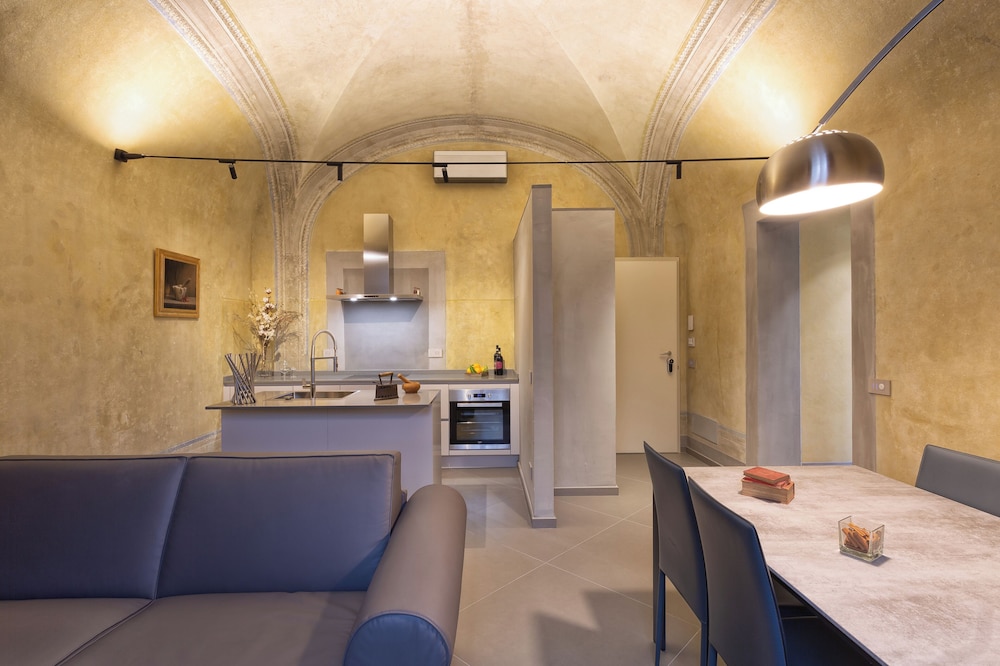 Superior Apartment (Macchina)