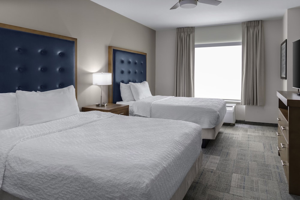 Suite, 2 Queen Beds, Non Smoking - Photo 2