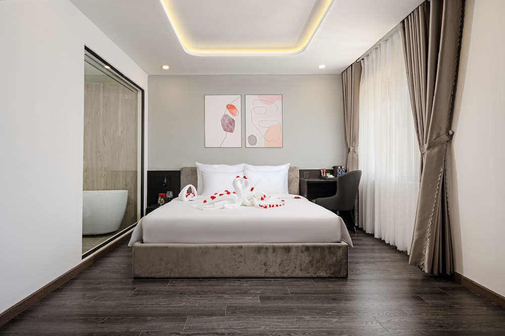 Premier Double Room, City View photo 2