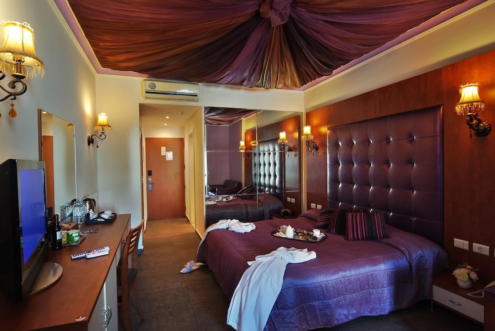 Romantic Suite - Photo 4