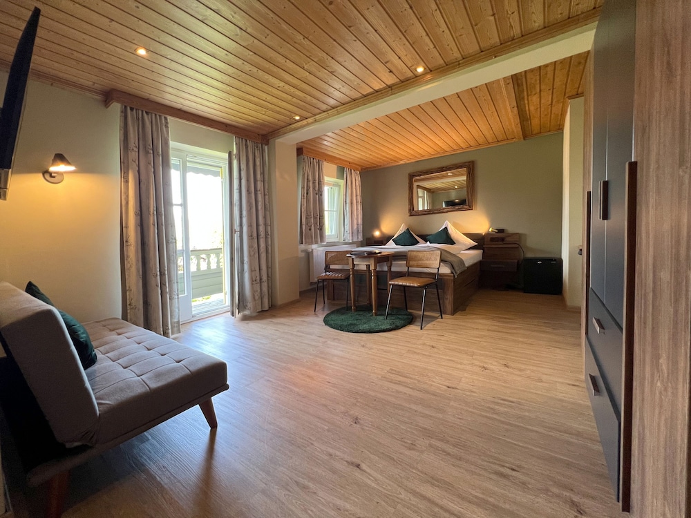 Classic Double Room, Balcony photo 1