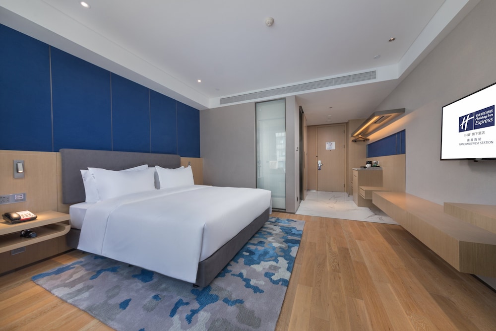 Standard Room, 1 King Bed - Photo 1