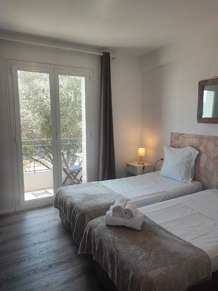 Twin Room - Photo 4