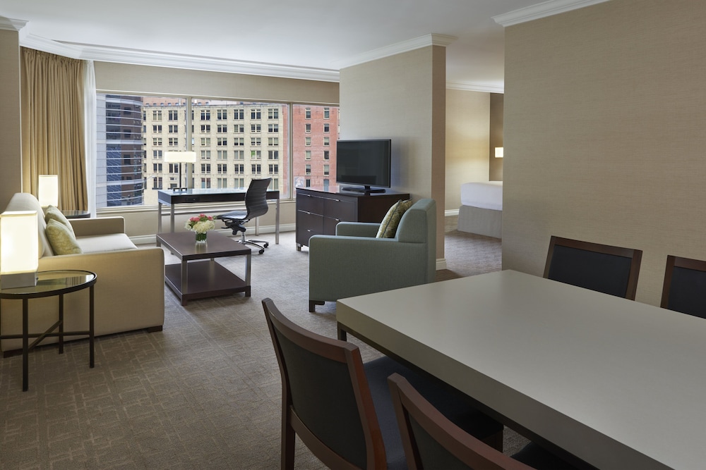 Suite, 1 Bedroom thumbnail 5