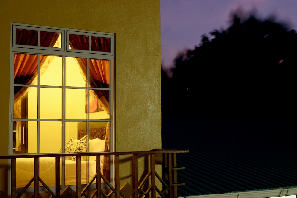 Deluxe Double Room, Balcony, City View photo 2