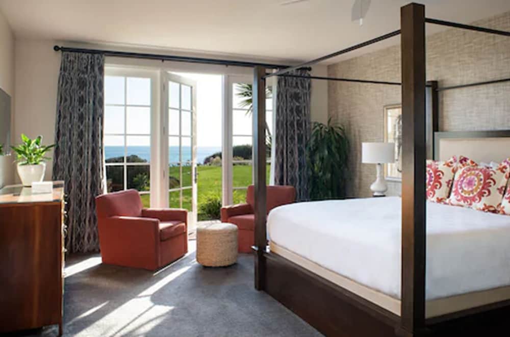 Ocean View Bungalow Suite - Photo 1